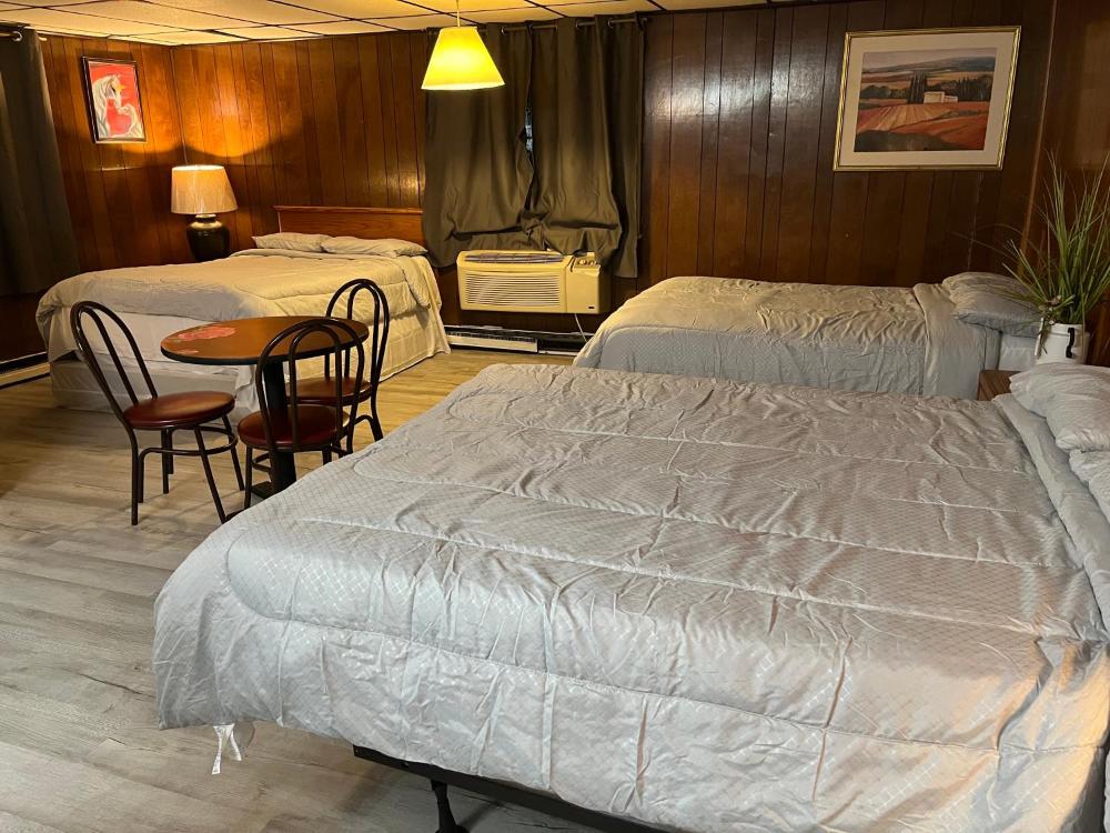 Standard Triple Room interior